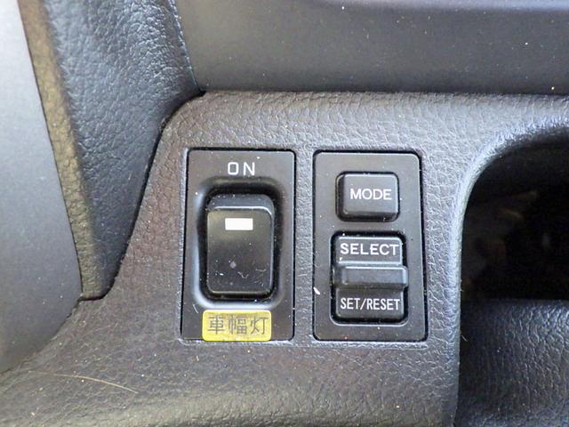 ヒノレンジャー 　３．７トン　平ボディー　アルミＨｉブロック　標準キャブ　荷台標準幅　６００ボディー　リアエアサス　床板　あおり開閉補助装置　荷台埋込みフック１４対　スタンション穴３個　保証書　３７００ｋｇ　６ＭＴ（30枚目）