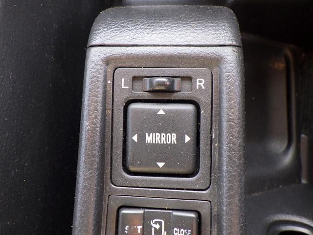 ヒノレンジャー 　３．７トン　平ボディー　アルミＨｉブロック　標準キャブ　荷台標準幅　６００ボディー　リアエアサス　床板　あおり開閉補助装置　荷台埋込みフック１４対　スタンション穴３個　保証書　３７００ｋｇ　６ＭＴ（32枚目）