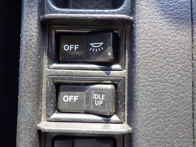 ヒノレンジャー 　３．７トン　平ボディー　アルミＨｉブロック　標準キャブ　荷台標準幅　６００ボディー　リアエアサス　床板　あおり開閉補助装置　荷台埋込みフック１４対　スタンション穴３個　保証書　３７００ｋｇ　６ＭＴ（34枚目）