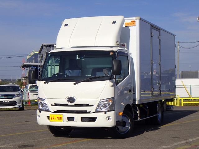 デュトロ ベースグレード 2トン 保冷バン ワイドロング 格納パワーゲート リモコン 床アルミ縞板張り サイドマーカー3対 LEDヘッドライト 衝突被害軽減ブレーキ バックモニター 保証書 取説 2000kg 3人乗 6MT(3枚目)