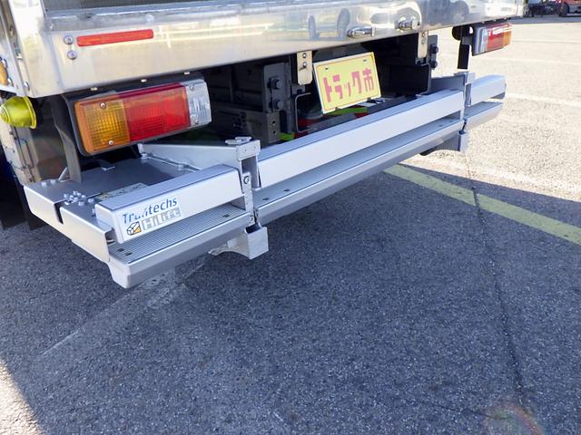 デュトロ ベースグレード 2トン 保冷バン ワイドロング 格納パワーゲート リモコン 床アルミ縞板張り サイドマーカー3対 LEDヘッドライト 衝突被害軽減ブレーキ バックモニター 保証書 取説 2000kg 3人乗 6MT(19枚目)