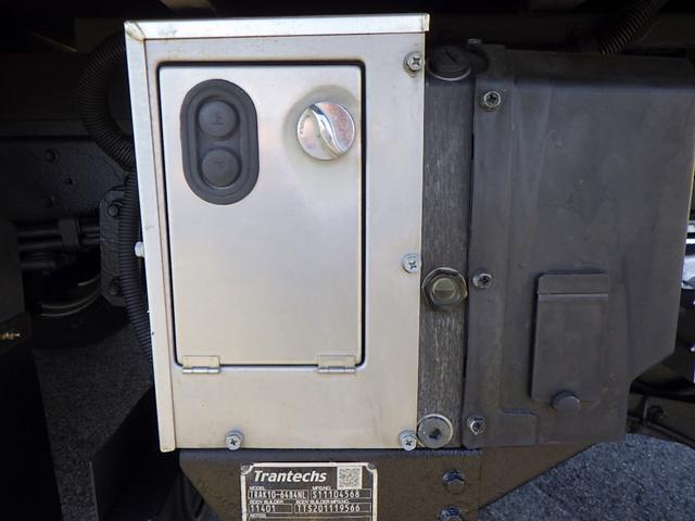 デュトロ ベースグレード 2トン 保冷バン ワイドロング 格納パワーゲート リモコン 床アルミ縞板張り サイドマーカー3対 LEDヘッドライト 衝突被害軽減ブレーキ バックモニター 保証書 取説 2000kg 3人乗 6MT(20枚目)