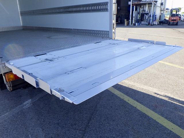 デュトロ ベースグレード 2トン 保冷バン ワイドロング 格納パワーゲート リモコン 床アルミ縞板張り サイドマーカー3対 LEDヘッドライト 衝突被害軽減ブレーキ バックモニター 保証書 取説 2000kg 3人乗 6MT(25枚目)