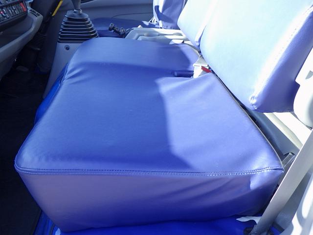 デュトロ ベースグレード 2トン 保冷バン ワイドロング 格納パワーゲート リモコン 床アルミ縞板張り サイドマーカー3対 LEDヘッドライト 衝突被害軽減ブレーキ バックモニター 保証書 取説 2000kg 3人乗 6MT(32枚目)