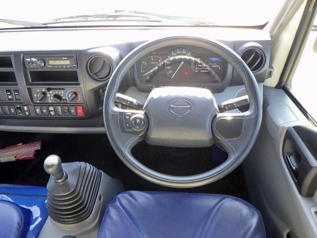 デュトロ ベースグレード 2トン 保冷バン ワイドロング 格納パワーゲート リモコン 床アルミ縞板張り サイドマーカー3対 LEDヘッドライト 衝突被害軽減ブレーキ バックモニター 保証書 取説 2000kg 3人乗 6MT(36枚目)