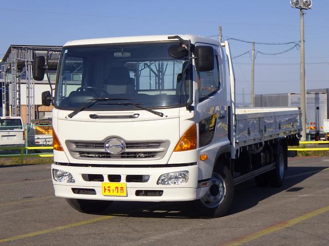 ヒノレンジャー 4.2トン 平ボディー 標準 580 床板張り 左右アオリバランサー ロープ通し穴4対 埋込フック4対 坂道発進補助装置 室内蛍光灯 運転席天井コンソール 純正ラジオ ETC 4200kg 6MT(8枚目)