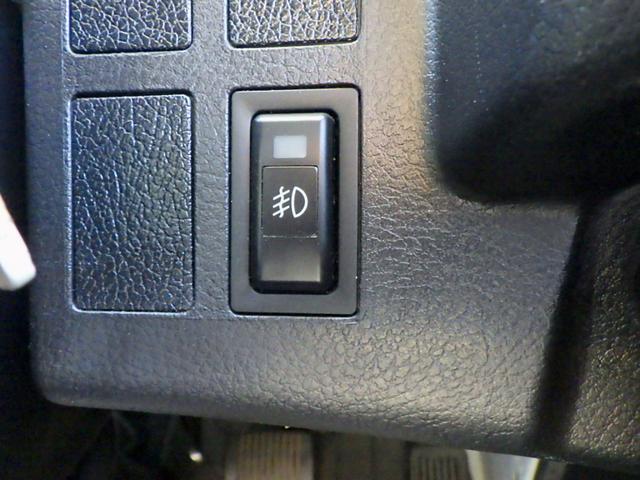 ヒノレンジャー 4.2トン 平ボディー 標準 580 床板張り 左右アオリバランサー ロープ通し穴4対 埋込フック4対 坂道発進補助装置 室内蛍光灯 運転席天井コンソール 純正ラジオ ETC 4200kg 6MT(26枚目)