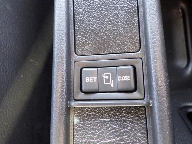 ヒノレンジャー 4.2トン 平ボディー 標準 580 床板張り 左右アオリバランサー ロープ通し穴4対 埋込フック4対 坂道発進補助装置 室内蛍光灯 運転席天井コンソール 純正ラジオ ETC 4200kg 6MT(27枚目)