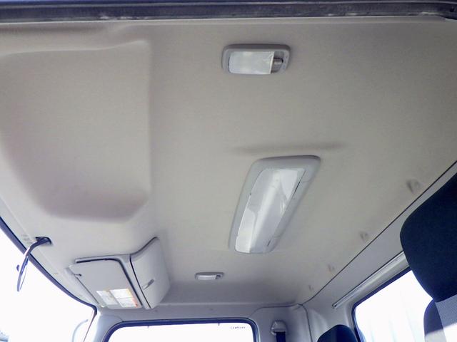 ヒノレンジャー 4.2トン 平ボディー 標準 580 床板張り 左右アオリバランサー ロープ通し穴4対 埋込フック4対 坂道発進補助装置 室内蛍光灯 運転席天井コンソール 純正ラジオ ETC 4200kg 6MT(33枚目)