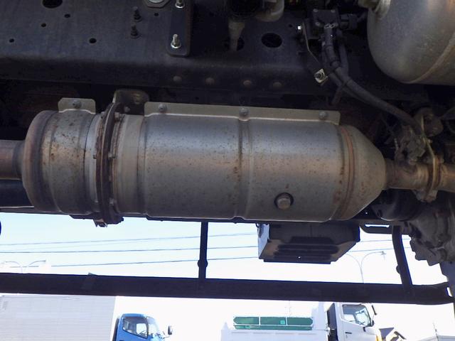 ヒノレンジャー 4.2トン 平ボディー 標準 580 床板張り 左右アオリバランサー ロープ通し穴4対 埋込フック4対 坂道発進補助装置 室内蛍光灯 運転席天井コンソール 純正ラジオ ETC 4200kg 6MT(45枚目)