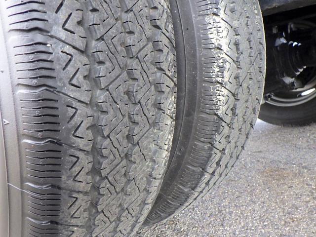 デュトロ 2トン 平ボディー ワイドロング 床板張り 全低床 埋込フック3対 左右アオリバランサー LEDヘッドライト 左右天井コンソール 純正ラジオ Bluetooth USB AUX ETC 保証書 6MT(34枚目)