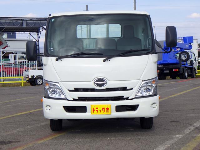 デュトロ 2トン 平ボディー ワイドロング 床板張り 全低床 埋込フック3対 左右アオリバランサー LEDヘッドライト 左右天井コンソール 純正ラジオ Bluetooth USB AUX ETC 保証書 6MT(38枚目)