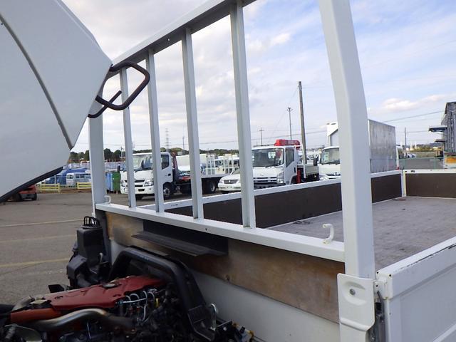 デュトロ 2トン 平ボディー ワイドロング 床板張り 全低床 埋込フック3対 左右アオリバランサー LEDヘッドライト 左右天井コンソール 純正ラジオ Bluetooth USB AUX ETC 保証書 6MT(43枚目)