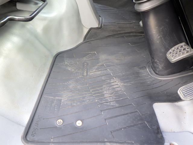 デュトロ 2トン 平ボディー ワイドロング 床板張り 全低床 埋込フック3対 左右アオリバランサー LEDヘッドライト 左右天井コンソール 純正ラジオ Bluetooth USB AUX ETC 保証書 6MT(50枚目)