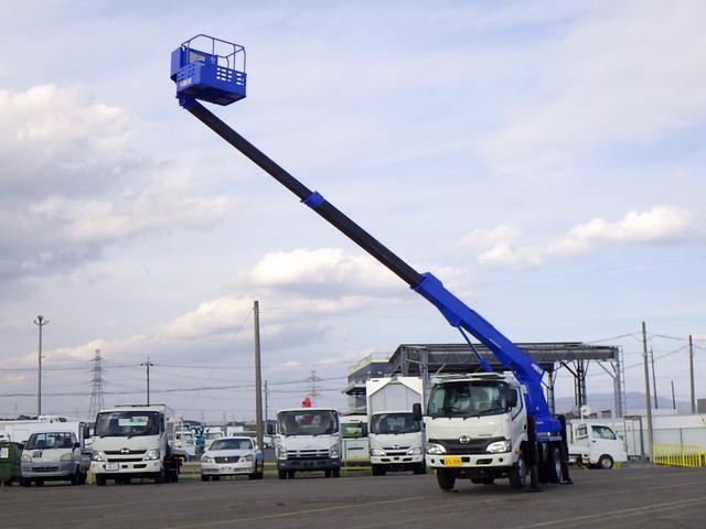 デュトロ 高所作業車 12m 鉄バケット フロント収納式 作業床高さ11.9m 積載荷重200kg アワメーター1736h 坂道発進補助装置 電動パーキングブレーキ 左電格ミラー ETC 3人乗 5MT(7枚目)
