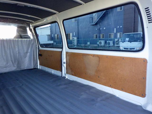 トヨエース 2トン ルートバン ジャストロー 絶版車 両側スライドドア リアWタイヤ 両側電格ミラー 横滑防止装置 純正ラジオ ETC キーレス 保証書 取説 2000kg 3人乗 5MT(9枚目)