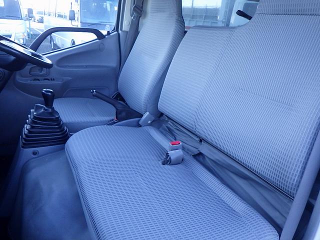 トヨエース 2トン ルートバン ジャストロー 絶版車 両側スライドドア リアWタイヤ 両側電格ミラー 横滑防止装置 純正ラジオ ETC キーレス 保証書 取説 2000kg 3人乗 5MT(14枚目)