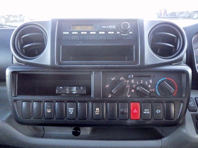 トヨエース 2トン ルートバン ジャストロー 絶版車 両側スライドドア リアWタイヤ 両側電格ミラー 横滑防止装置 純正ラジオ ETC キーレス 保証書 取説 2000kg 3人乗 5MT(22枚目)