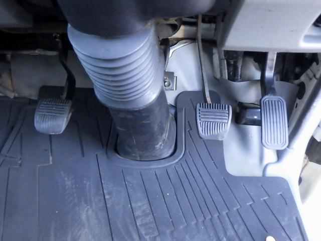 トヨエース 2トン ルートバン ジャストロー 絶版車 両側スライドドア リアWタイヤ 両側電格ミラー 横滑防止装置 純正ラジオ ETC キーレス 保証書 取説 2000kg 3人乗 5MT(28枚目)