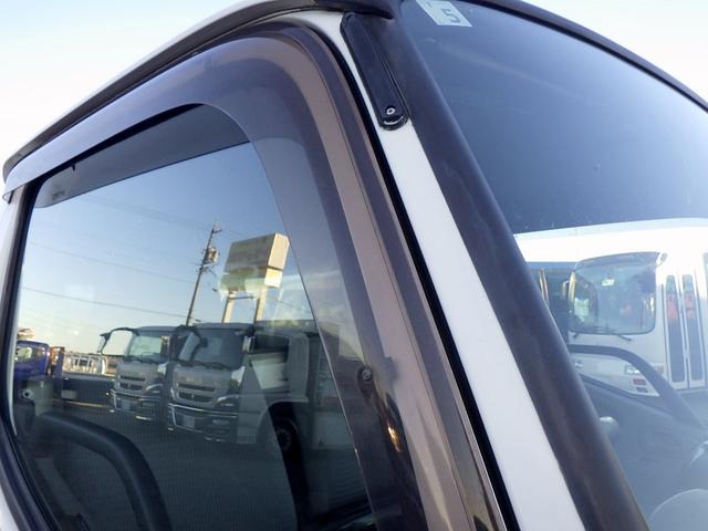 トヨエース 2トン ルートバン ジャストロー 絶版車 両側スライドドア リアWタイヤ 両側電格ミラー 横滑防止装置 純正ラジオ ETC キーレス 保証書 取説 2000kg 3人乗 5MT(44枚目)