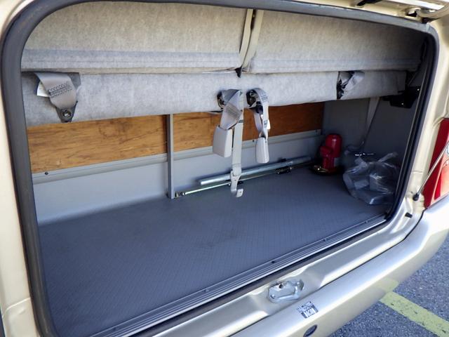 コースター 　バス　ＥＸ　ロング　２９人乗　Ｈｉルーフ　総輪エアサス　自動スイングドア　リアワイパー＆デフォガ　ルーフスポイラー　電動ルームミラー　リクライニングシート　荷物棚　ＬＥＤヘッド　ナビ　Ｂカメラ　６ＭＴ（8枚目）