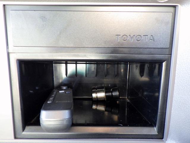 コースター 　バス　ＥＸ　ロング　２９人乗　Ｈｉルーフ　総輪エアサス　自動スイングドア　リアワイパー＆デフォガ　ルーフスポイラー　電動ルームミラー　リクライニングシート　荷物棚　ＬＥＤヘッド　ナビ　Ｂカメラ　６ＭＴ（29枚目）