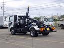 　３．５トン　アームロール　脱着装置付きコンテナ専用車　ラダー付きバックステージ　衝突軽減ブレーキ　車線逸脱警報　横滑り防止装置　クルーズコントロール　ミラーヒーター　３５００ｋｇ　６ＭＴ（33枚目）