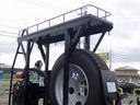 　３．５トン　アームロール　脱着装置付きコンテナ専用車　ラダー付きバックステージ　衝突軽減ブレーキ　車線逸脱警報　横滑り防止装置　クルーズコントロール　ミラーヒーター　３５００ｋｇ　６ＭＴ（41枚目）