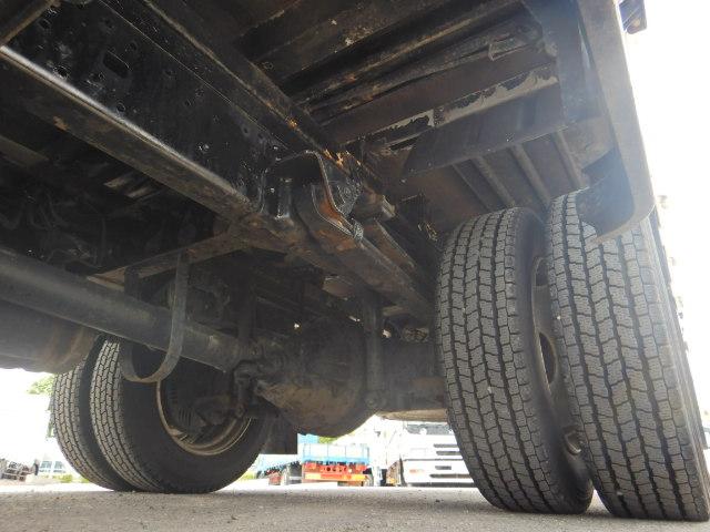 2トン ワイドロング 平ボディ 5MT 4WD 全低床(14枚目)