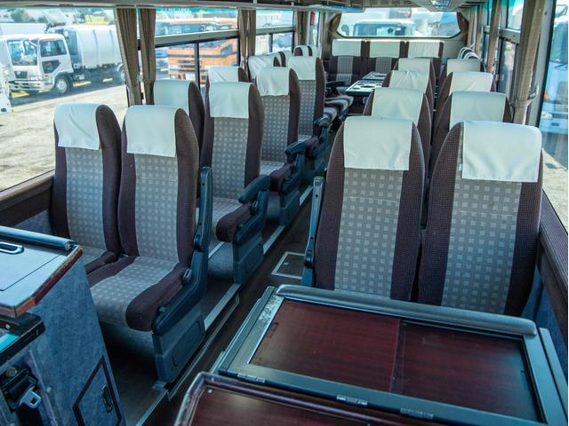 国産車その他 他 udトラックス 29人乗り 観光バス サロン仕様 9mハイデッカー 貫通トランク バックアイ 荷物棚 210 0万円 平成16年 04年 愛知県 中古車 価格 Com 国産車その他 他 udトラックス 29人乗り 観光バス サロン仕様 9mハイデッカー 貫通トランク バックアイ 荷物棚 210 0万円 平成16年 04年 愛知県 中古車 価格 Com