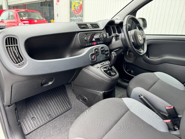 パンダ イージー　禁煙車　ＣＵＲＴルーフキャリア　デュアロジックユニット新品交換　クラッチ　フライホイール交換整備付　３６０度ドライブレコーダー　ＰＩＡＡ製ＬＥＤヘッドライト　ＵＳＢ入力対応　ボディコーティング施工付！（21枚目）