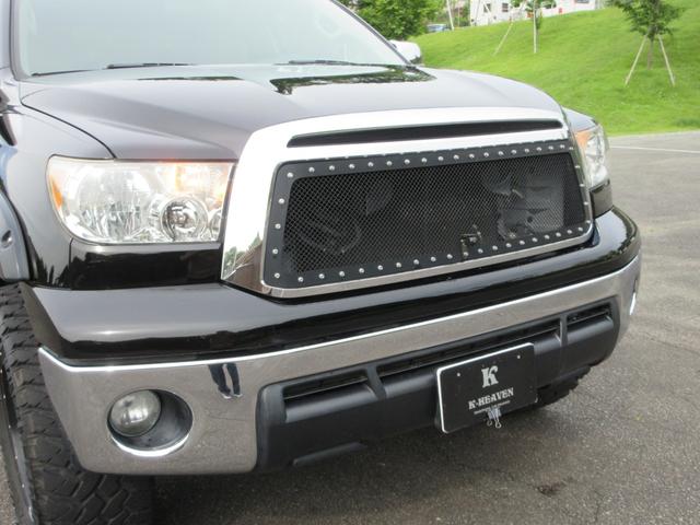 タンドラ クルーマックス　２０１１ｙモデル　実走行証明付き２９９００マイル　オートチェック付き　４ＷＤ　リフトＵＰ　社外２０インチＡＷ　社外オーバーフェンダー（10枚目）
