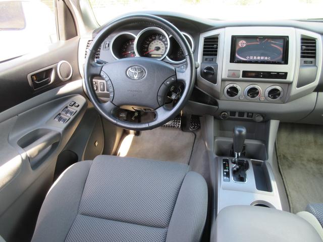 タコマ ダブルキャブ　４ＷＤ　新車並行車　リフトアップ　実走行４６８００マイル　オートチェック＆カーファックス付き　社外２０インチＡＷ＆オーバーフェンダー＆グリルガード（18枚目）