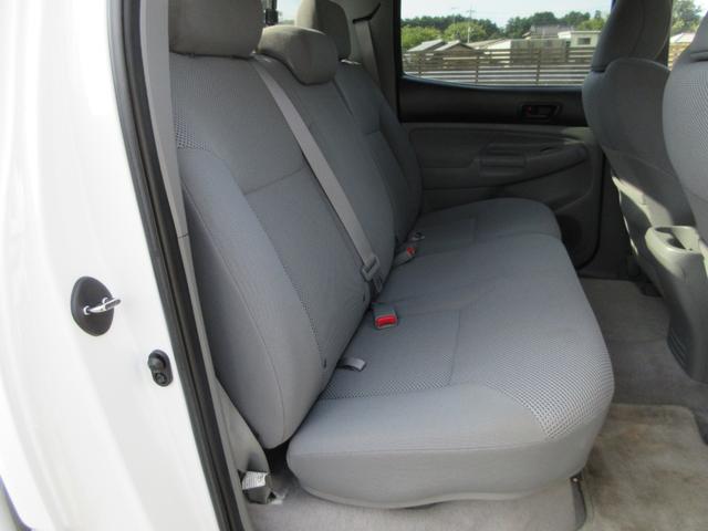 タコマ ダブルキャブ　４ＷＤ　新車並行車　リフトアップ　実走行４６８００マイル　オートチェック＆カーファックス付き　社外２０インチＡＷ＆オーバーフェンダー＆グリルガード（32枚目）