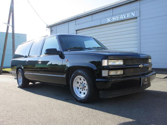 シボレーサバーバン ベースグレード　新車並行車　１オーナー　実走行６５３００マイル　４５４ビックブロックエンジン７．４Ｌ　カーファックス付き　同色ブラックＮＥＷペイント　１ナンバー登録　ローダウンＣノッチ　社外ＡＷ　ベンチシート（5枚目）