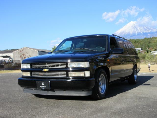 シボレーサバーバン ベースグレード　新車並行車　１オーナー　実走行６５３００マイル　４５４ビックブロックエンジン７．４Ｌ　カーファックス付き　同色ブラックＮＥＷペイント　１ナンバー登録　ローダウンＣノッチ　社外ＡＷ　ベンチシート（8枚目）