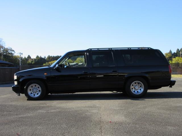 シボレーサバーバン ベースグレード　新車並行車　１オーナー　実走行６５３００マイル　４５４ビックブロックエンジン７．４Ｌ　カーファックス付き　同色ブラックＮＥＷペイント　１ナンバー登録　ローダウンＣノッチ　社外ＡＷ　ベンチシート（9枚目）