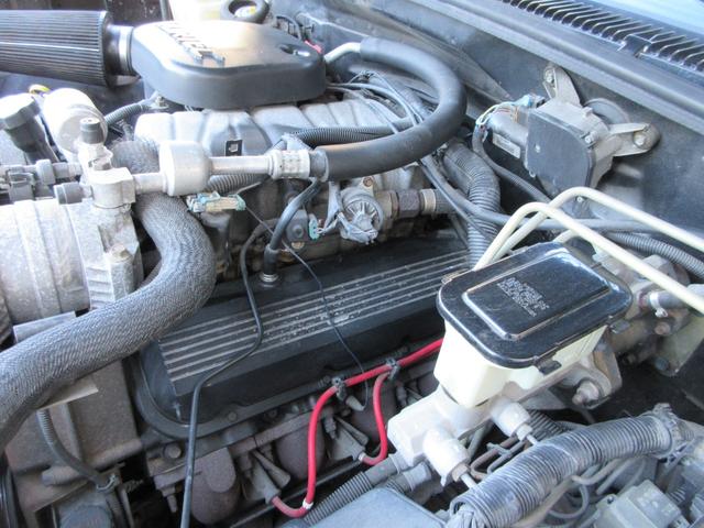 シボレーサバーバン ベースグレード　新車並行車　１オーナー　実走行６５３００マイル　４５４ビックブロックエンジン７．４Ｌ　カーファックス付き　同色ブラックＮＥＷペイント　１ナンバー登録　ローダウンＣノッチ　社外ＡＷ　ベンチシート（17枚目）