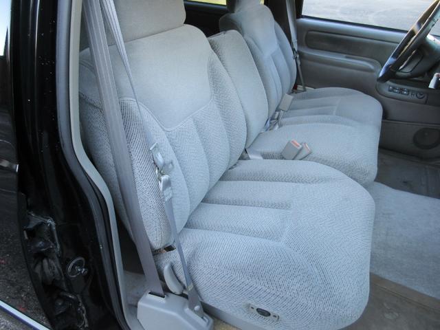 シボレーサバーバン ベースグレード　新車並行車　１オーナー　実走行６５３００マイル　４５４ビックブロックエンジン７．４Ｌ　カーファックス付き　同色ブラックＮＥＷペイント　１ナンバー登録　ローダウンＣノッチ　社外ＡＷ　ベンチシート（27枚目）