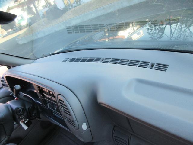 シボレーサバーバン ベースグレード　新車並行車　１オーナー　実走行６５３００マイル　４５４ビックブロックエンジン７．４Ｌ　カーファックス付き　同色ブラックＮＥＷペイント　１ナンバー登録　ローダウンＣノッチ　社外ＡＷ　ベンチシート（30枚目）