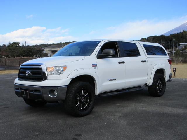 タンドラ クルーマックス　４ＷＤ　新車並行車　２０１３ｙモデル　走行２３２００マイル　オートチェック＆整備記録簿付き　ベンチシート　ハードシェル＆ベッドライナー　外２０インチＡＷ　オバフェン（9枚目）