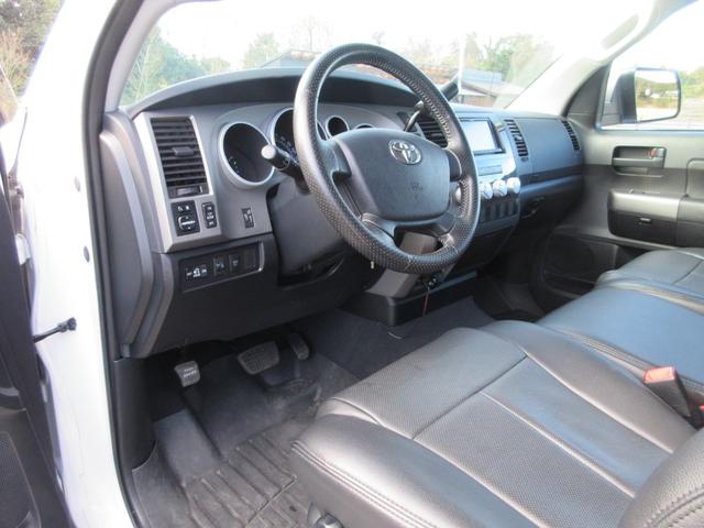 タンドラ クルーマックス　４ＷＤ　新車並行車　２０１３ｙモデル　走行２３２００マイル　オートチェック＆整備記録簿付き　ベンチシート　ハードシェル＆ベッドライナー　外２０インチＡＷ　オバフェン（23枚目）