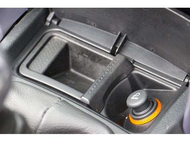 CC GT 5速ミッションターボ赤黒コンビレザーシートヒーター付カロッツェリアフルセグ地デジナビETCリアコーナーセンサー禁煙灰皿未使用17インチ電動オープンダッシュレザー張替え済サブウーファースピーカー付(56枚目)