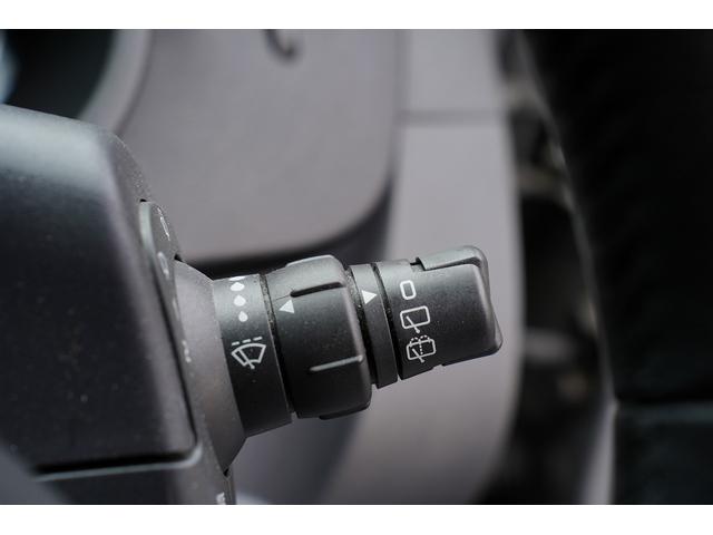 カングー ゼン　地デジナビＥＴＣバックカメラ禁煙車ルーフレール後席モニターサンバイザーオートライト前後黒樹脂バンパーオートエアコンフォグランプ床下収納オーバーヘッドコンソール盗難防止横滑り防止Ｂｌｕｅｔｏｏｔｈ（46枚目）