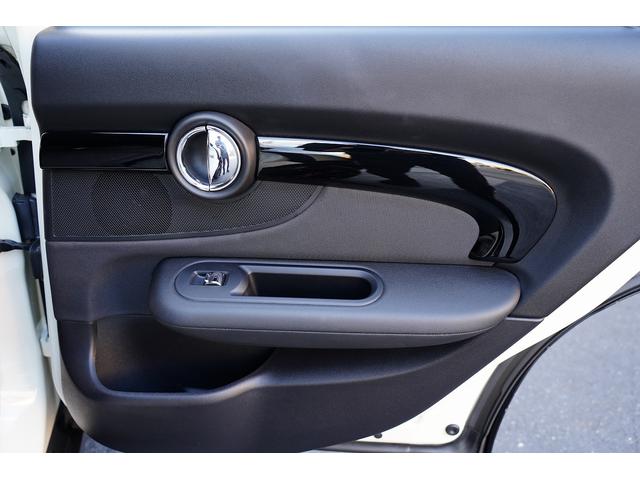 ＭＩＮＩ クーパーＳＤ　クラブマン　禁煙１オーナー本革シートヒーター付デジタルインナーミラードラレコ前後コーナーセンサＥＴＣナビＬＥＤアクティブクルーズコントロール電動パーキングスマートキー前後ディクセル低ダストパット断熱フィルム施工済（33枚目）