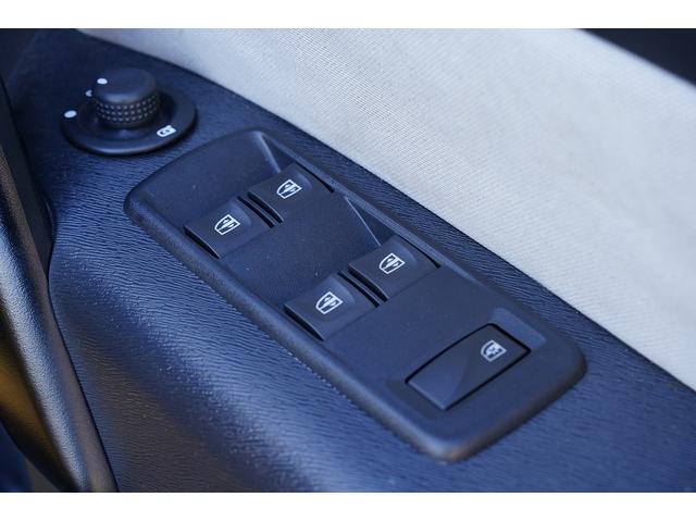 カングー ラ・ポスト　限定車１オーナー禁煙ＴＶナビ後席モニターＥＴＣバックカメラＢｌｕｅｔｏｏｔｈ助手席フラットシート床下収納オーバーヘッドコンソールオートエアコン観音開き後席トレイトリコロールライセンスカバー盗難防止（33枚目）