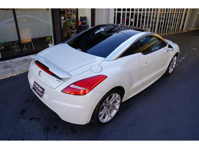 RCZ ベースグレード 左ハンドル6速ミッションターボ本革シート地デジナビETC前後コーナーセンサー禁煙クルーズコントロールシートヒーターヒルアシスト盗難防止ESP横滑防止アクティブリアスポ19インチアルミHIDオートライト(12枚目)