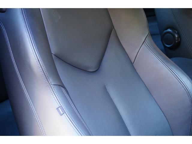 RCZ ベースグレード 左ハンドル6速ミッションターボ本革シート地デジナビETC前後コーナーセンサー禁煙クルーズコントロールシートヒーターヒルアシスト盗難防止ESP横滑防止アクティブリアスポ19インチアルミHIDオートライト(27枚目)