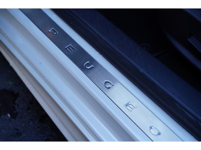 RCZ ベースグレード 左ハンドル6速ミッションターボ本革シート地デジナビETC前後コーナーセンサー禁煙クルーズコントロールシートヒーターヒルアシスト盗難防止ESP横滑防止アクティブリアスポ19インチアルミHIDオートライト(34枚目)