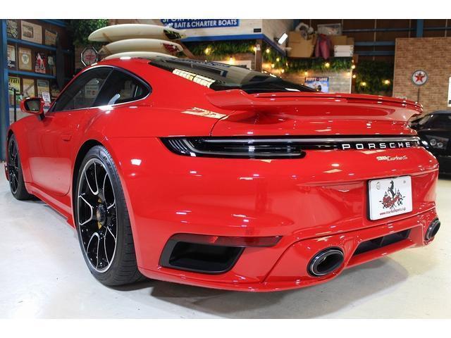 ９１１ターボＳＰＤＫ　正規Ｄ車　レザーインテリアボルドーレッド　スポーツシート　スポーツクロノパッケージ　ＢＯＳＥサラウンドサウンドシステム　サラウンドビューシステム　９１１ＴｕｒｂｏＳ　ＥｘｃｌｕｓｉｖｅＤｅｓｉｇｎＡＷ(11枚目)